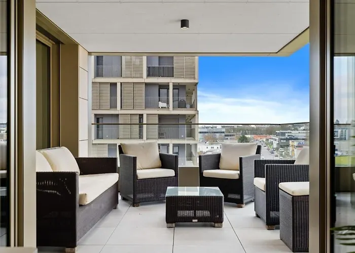 Lux Escape 2br With Balcony & Workspace *