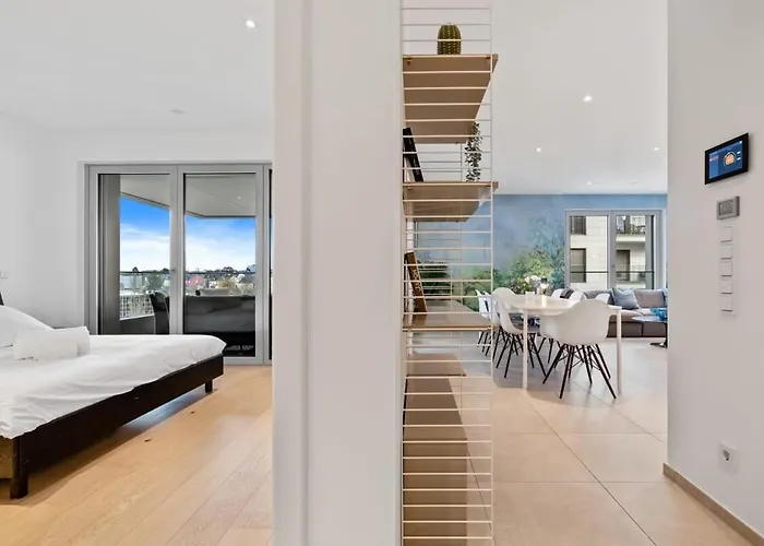 Lux Escape 2br With Balcony & Workspace Appartement *