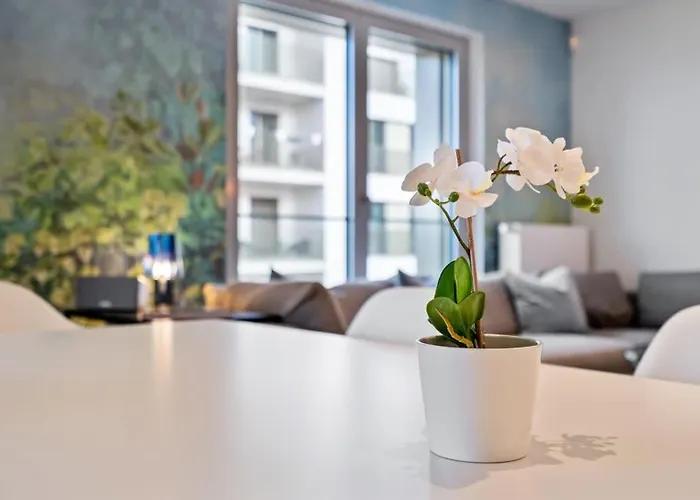 Lux Escape 2br With Balcony & Workspace Appartement