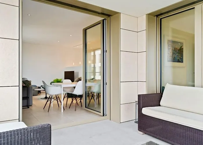 Lux Escape 2br With Balcony & Workspace Appartamento